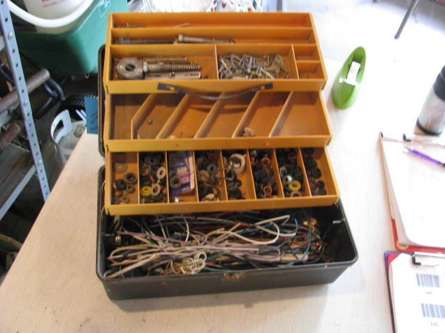 lot 171 image: tooltackle box with contents