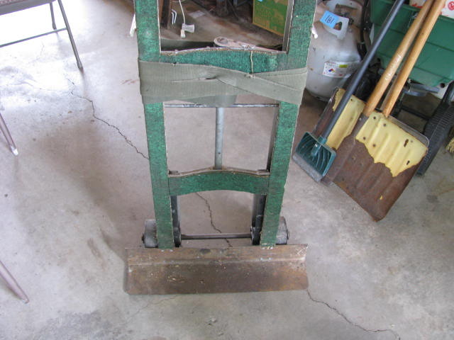 lot 188 image: appliance dolly