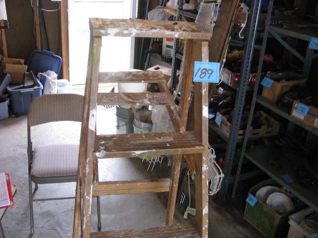 lot 189 image: vintage wooden ladder