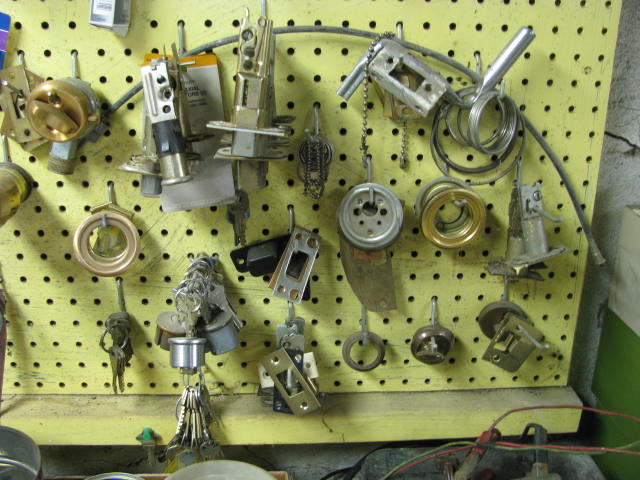 lot 80 image: lock cylinders
