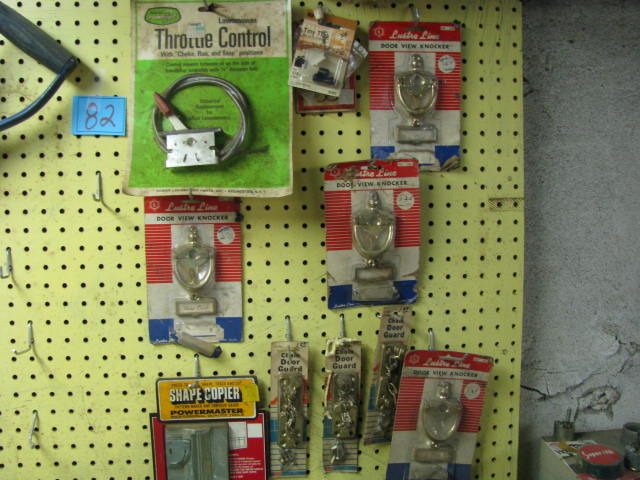 lot 82 image: several new household items