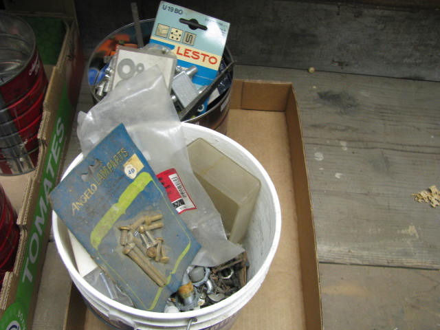 lot 116 image: misc household repair items