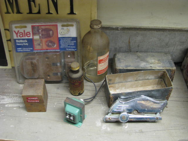 lot 122 image: number punch set, new Yale lock art deco looking cutter and more