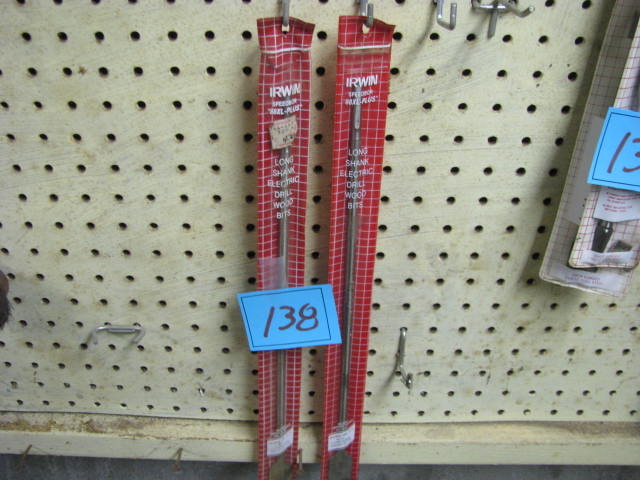 lot 138 image: 2 Irwin long shank drill bits