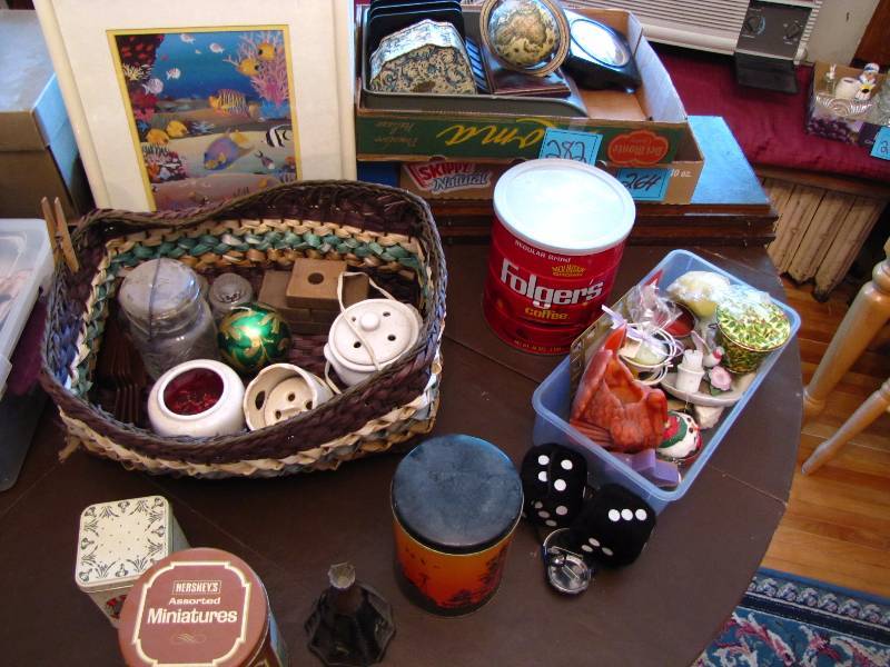 lot 290 image: Framed picture, candles and more