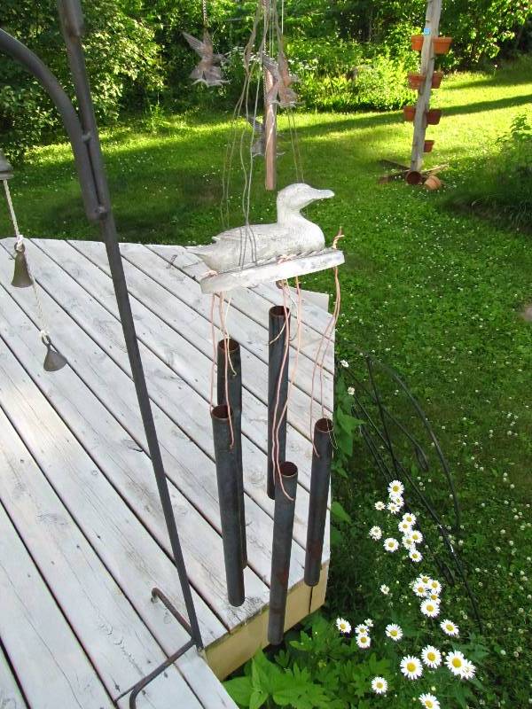 lot 294 image: Wind Chimes