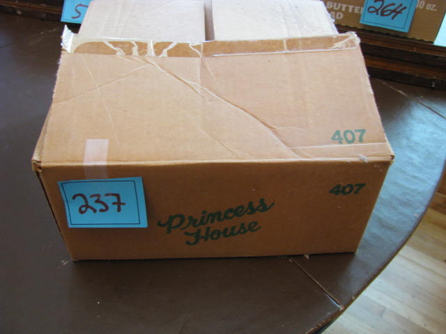 lot 237 image: Princess house drink mixer and six glasses new condition