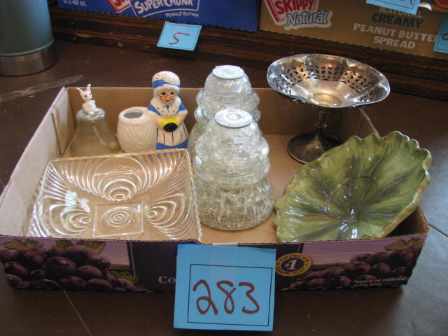 lot 283 image: misc decor items see photos