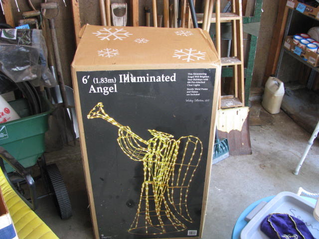 lot 303 image: Lighted yard Christmas angel
