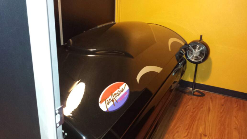 lot 5 image: Ovation 3400 Tanning Bed 2007