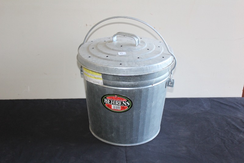 Small Tin Waste Bucket With Lid