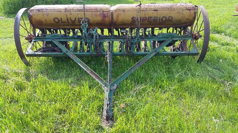 lot 7 image: Vintage Oliver Superior Grain Drill