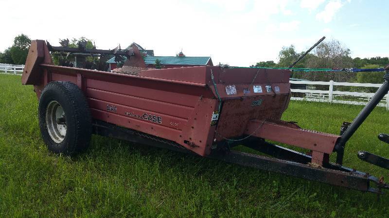 lot 8 image: Case 540 PTO Driven Manure Spreader