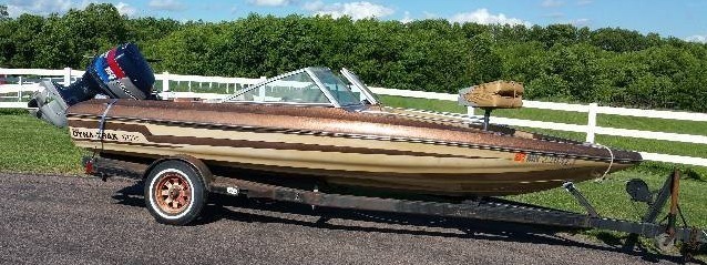 lot 13 image: 1981 Ebbtide 176 SS Dyna-Trak with Evinrude 150 Outboard Motor