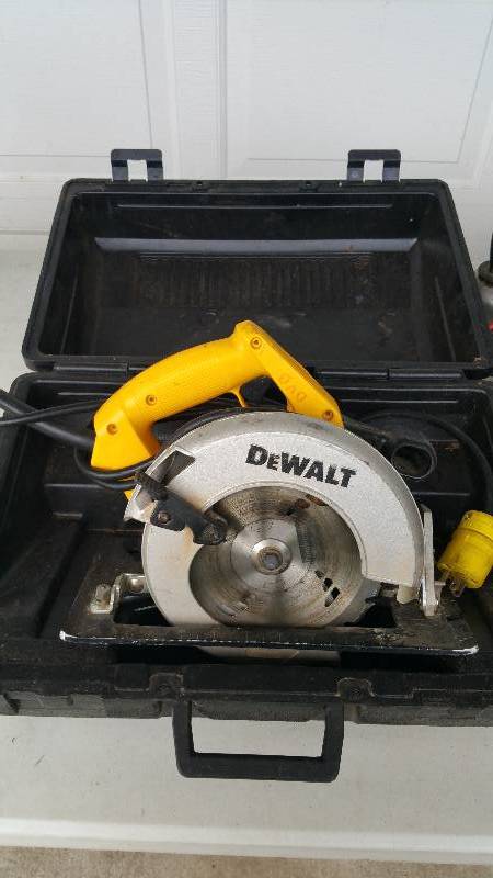 lot 28 image: Large Group of Power Tools, Including Dewalt