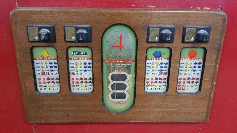 lot 62 image: 6 Long Homemade Slot Machine Front Bar