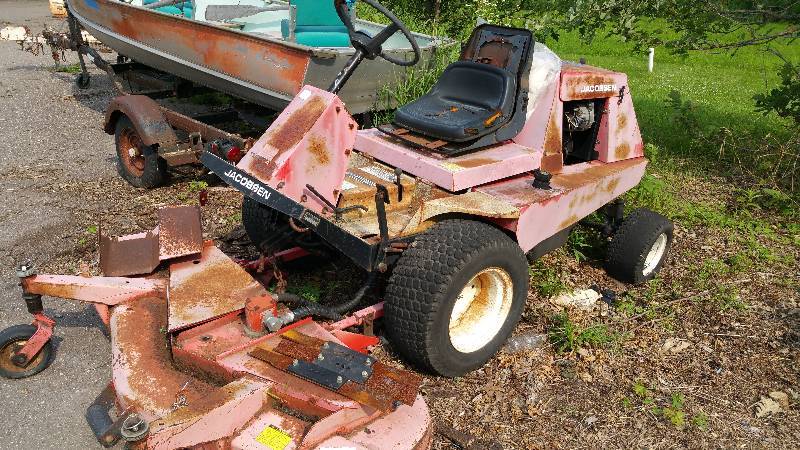 lot 83 image: Jacobsen Commercial Mower  Not Running
