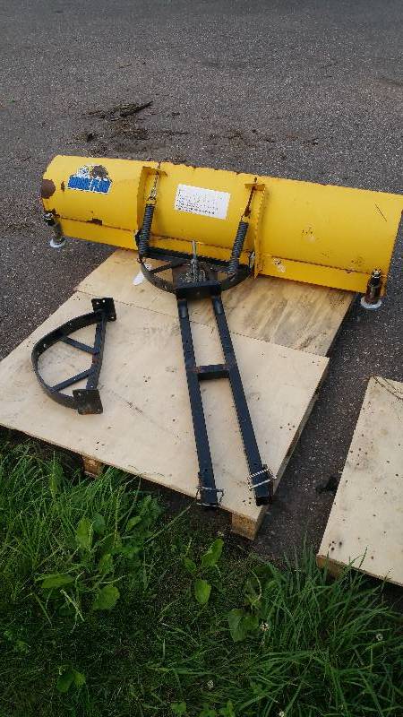 lot 90 image: 5 ATV Snow Plow by Moose