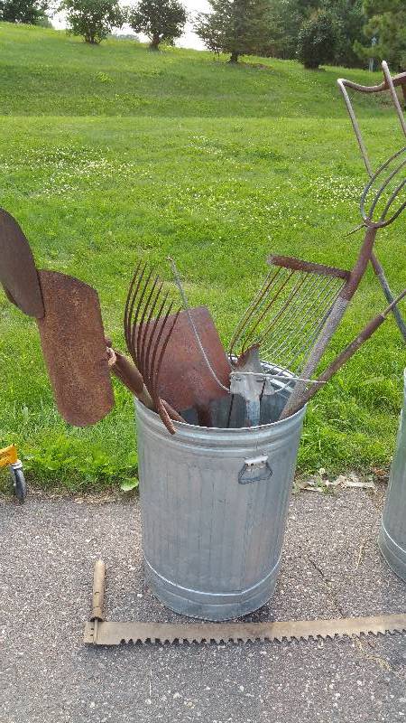 lot 94 image: Large Group of Vintage Garden Hand Tools