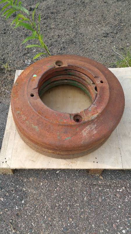 lot 95 image: Group of Tractor Weights  (4) Front & (6) Rear