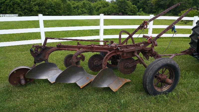 lot 127 image: Case 3-16 Mole Board Pull Behind Plow