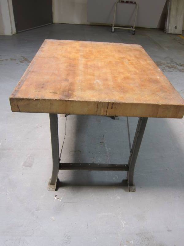 Abi 232 Heating Units More In St Louis Park Minnesota A Wood And Metal Butcher Block Table Measures 42 X 52 36 Tall In Nice Condition