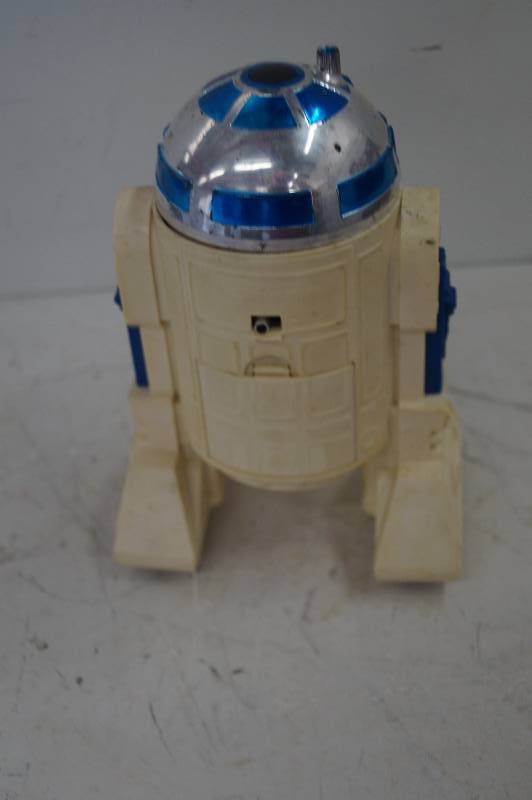 lot 6 image: R2D2 Collectible