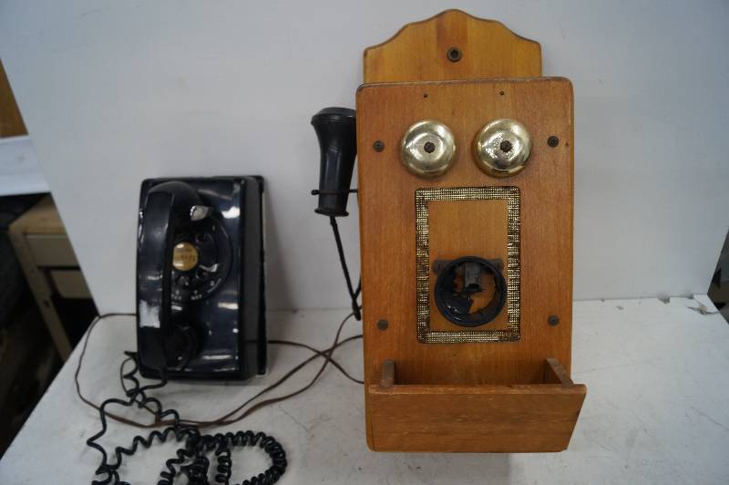 lot 12 image: Vintage Phones