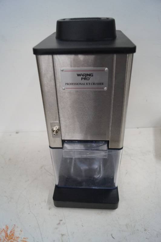 lot 22 image: Ice Crushing Machine