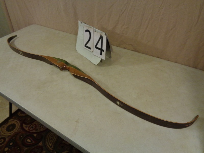 lot 24 image: Bear Grizzly Wood Bow