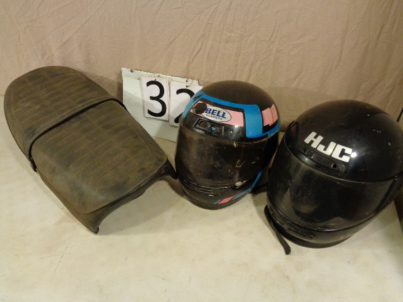 lot 32 image: 2 Helmets and Honda Seat