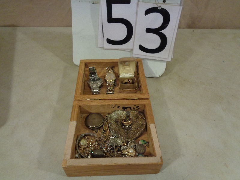 lot 53 image: Jewelry