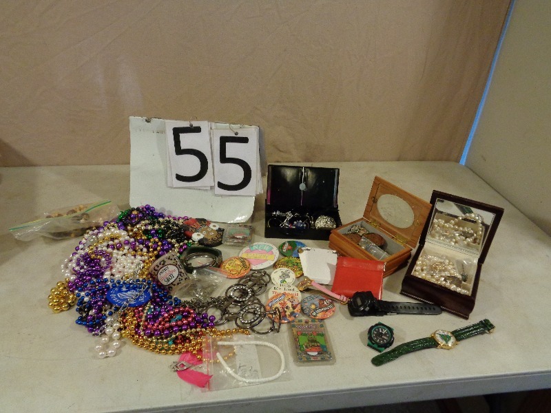 lot 55 image: Jewelry