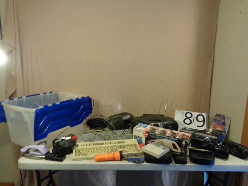 lot 89 image: Assorted Electronics