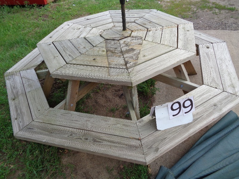 lot 99 image: Picnic Table and Umbrellas