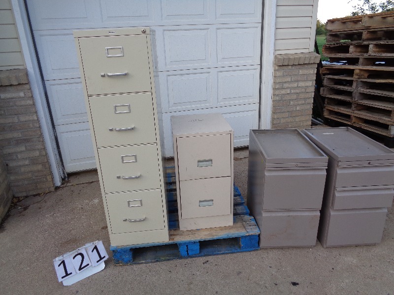 lot 121 image: Office Furniture