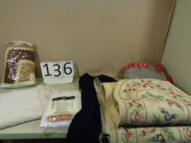 lot 136 image: Assorted Linens
