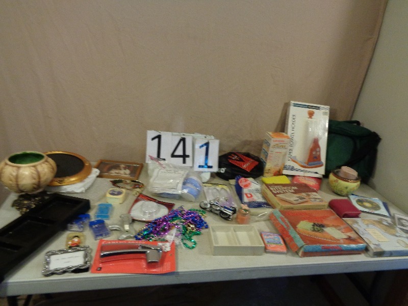 lot 141 image: Household Items