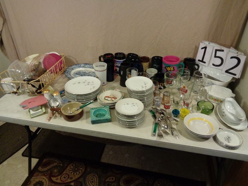 lot 152 image: Corningware, Beer Glasses, Pyrex and more
