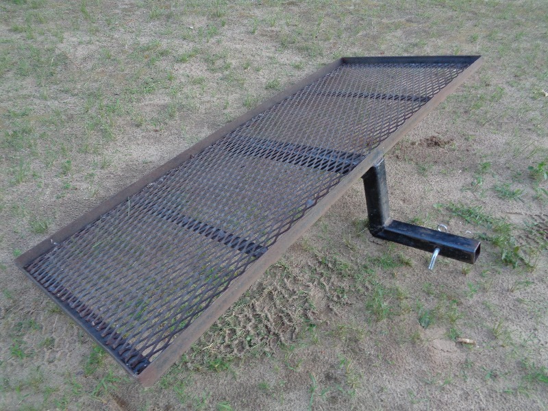 lot 7 image: Hitch Carrier
