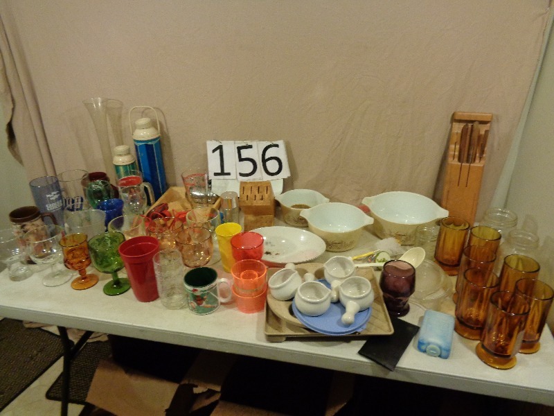 lot 156 image: Kitchen Items