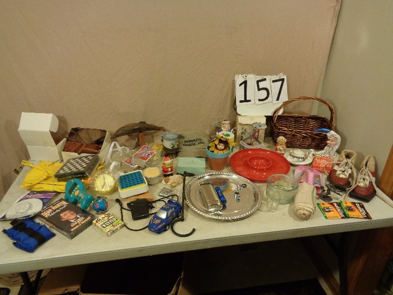 lot 157 image: Household Items