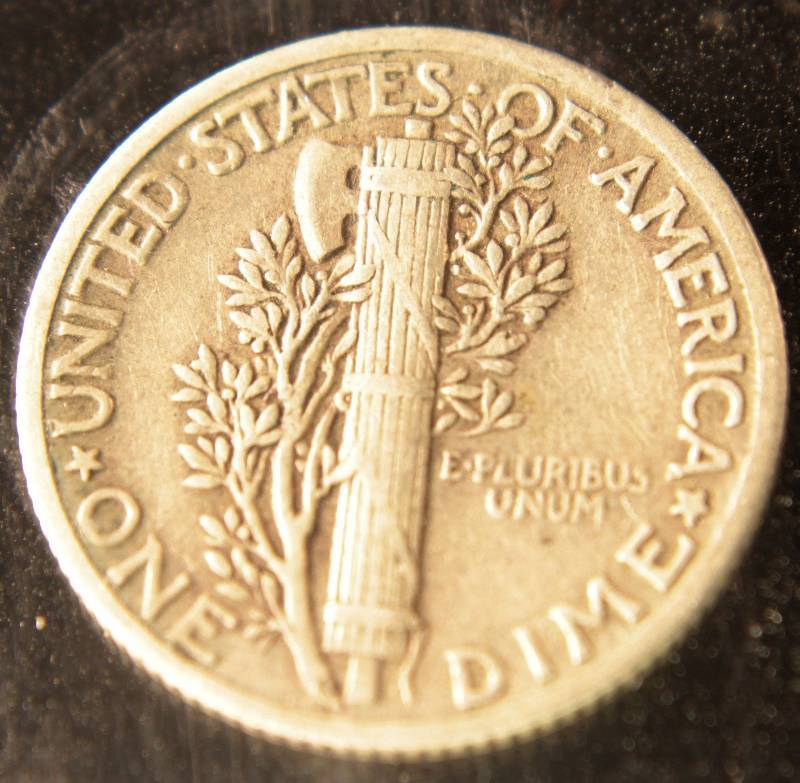 1938 MERCURY DIME FINE
