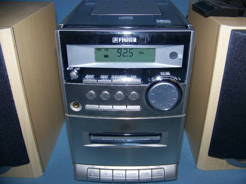 Fisher, AM  FM, Compact Stereo Unit with Speakers and Remote Control