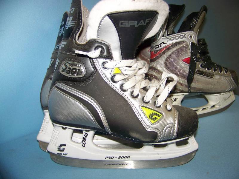 (2 pair) Kids Hockey Skates