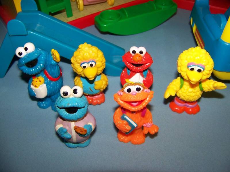 Sesame Street, Play House, School Bus and Characters set