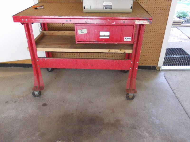 lot 2 image: Work Bench