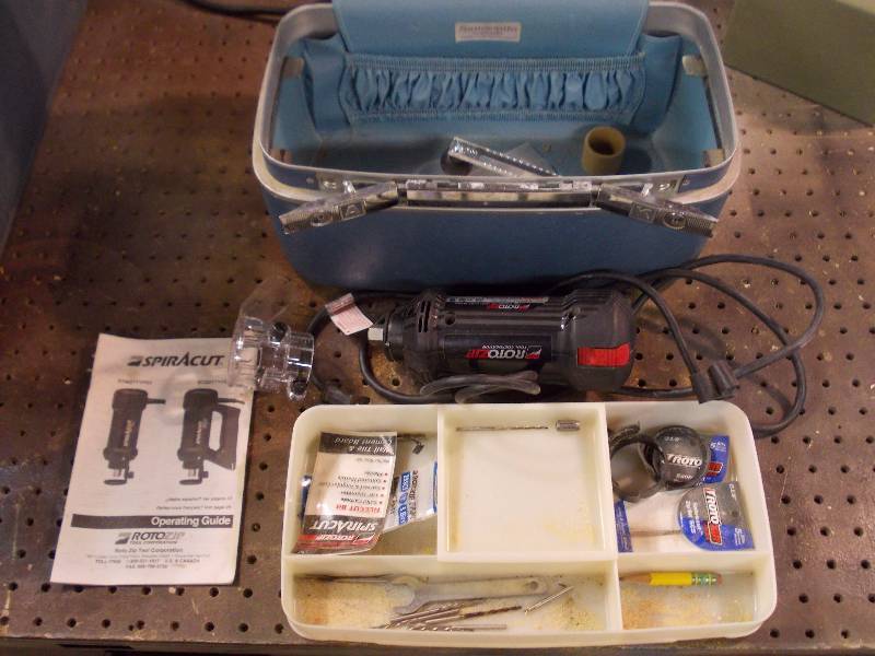 lot 27 image: Roto Zip Tool & Bits