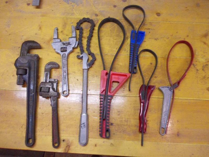 lot 61 image: Pipe, Chain & Strap Wrenches