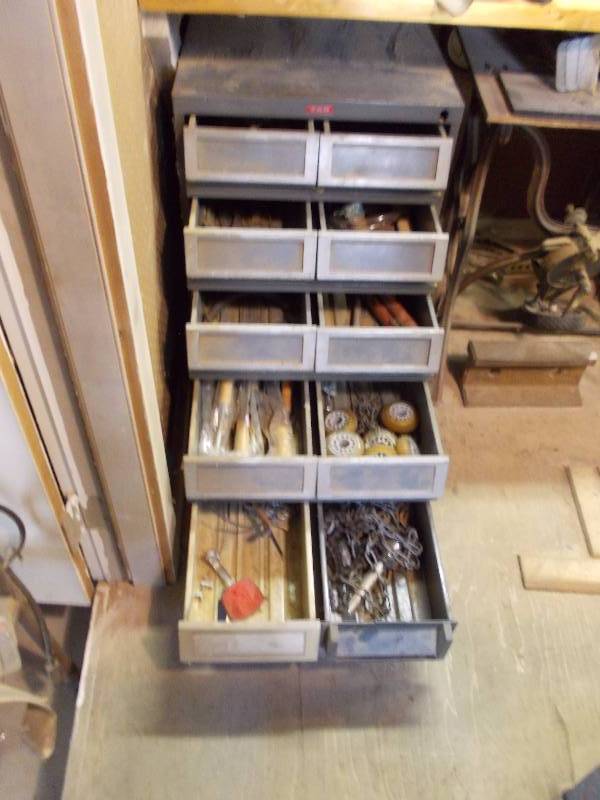 lot 67 image: Cabinet